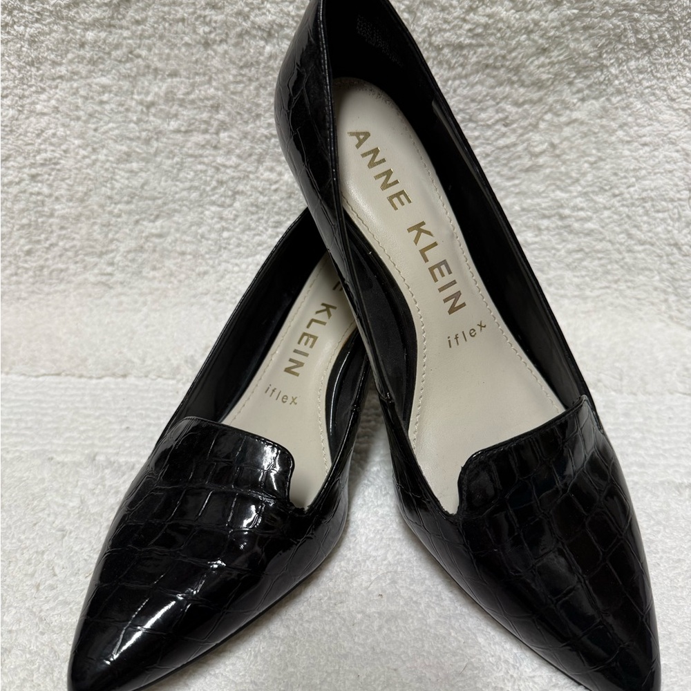 Anne Klein Black Croc Pattern Heels